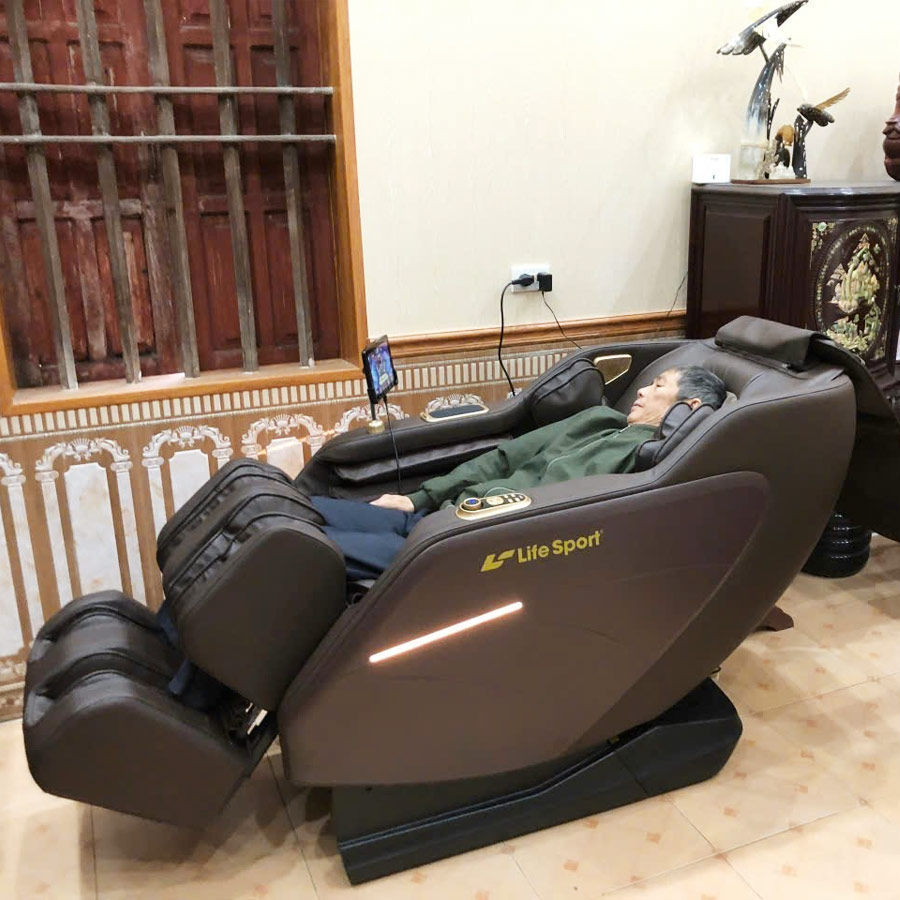 Ghế massage Lifesport LS-369 được chú Hoàng ở Nam Định tin dùng