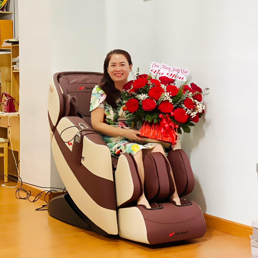 Ghế massage Liefsport LS-789 tại nhà khách hàng